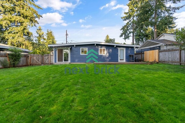 Building Photo - 2 Bed and 2 Bath Single Family is Availabl...