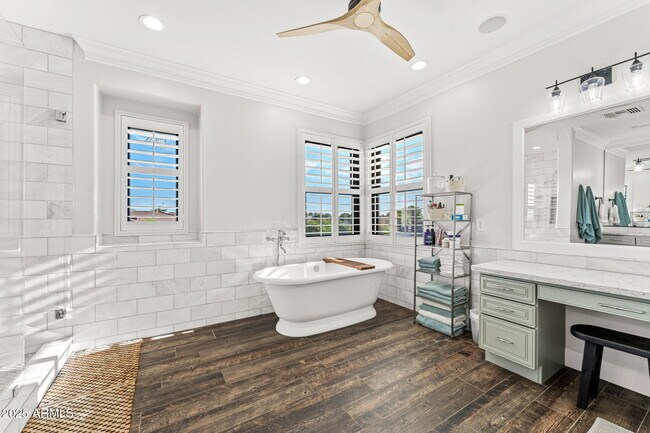 Building Photo - 3452 E Ivyglen Cir