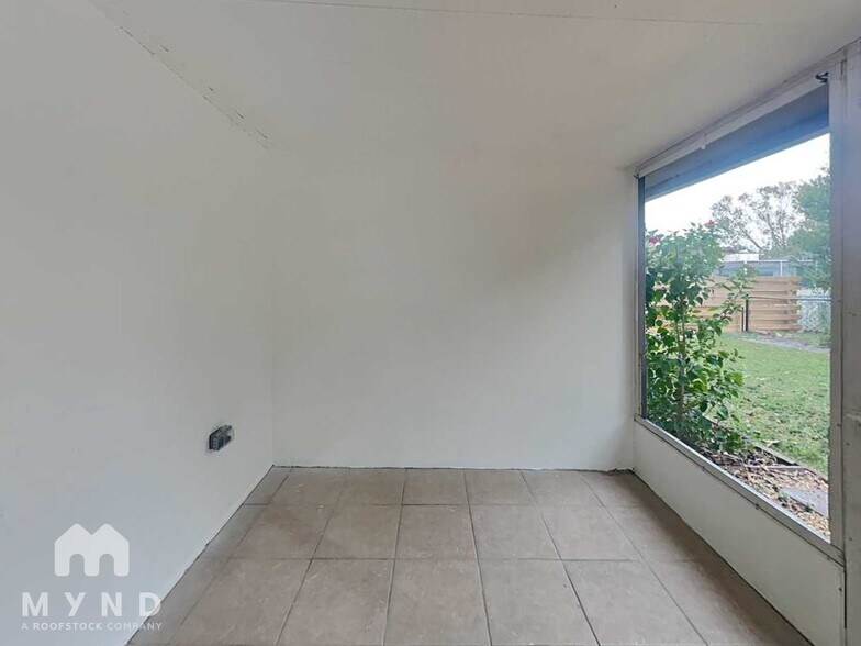 Building Photo - 8610 Sagewood Dr