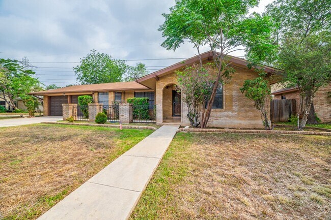 Building Photo - Thousand Oaks neighborhood! Over 1800 sqft!