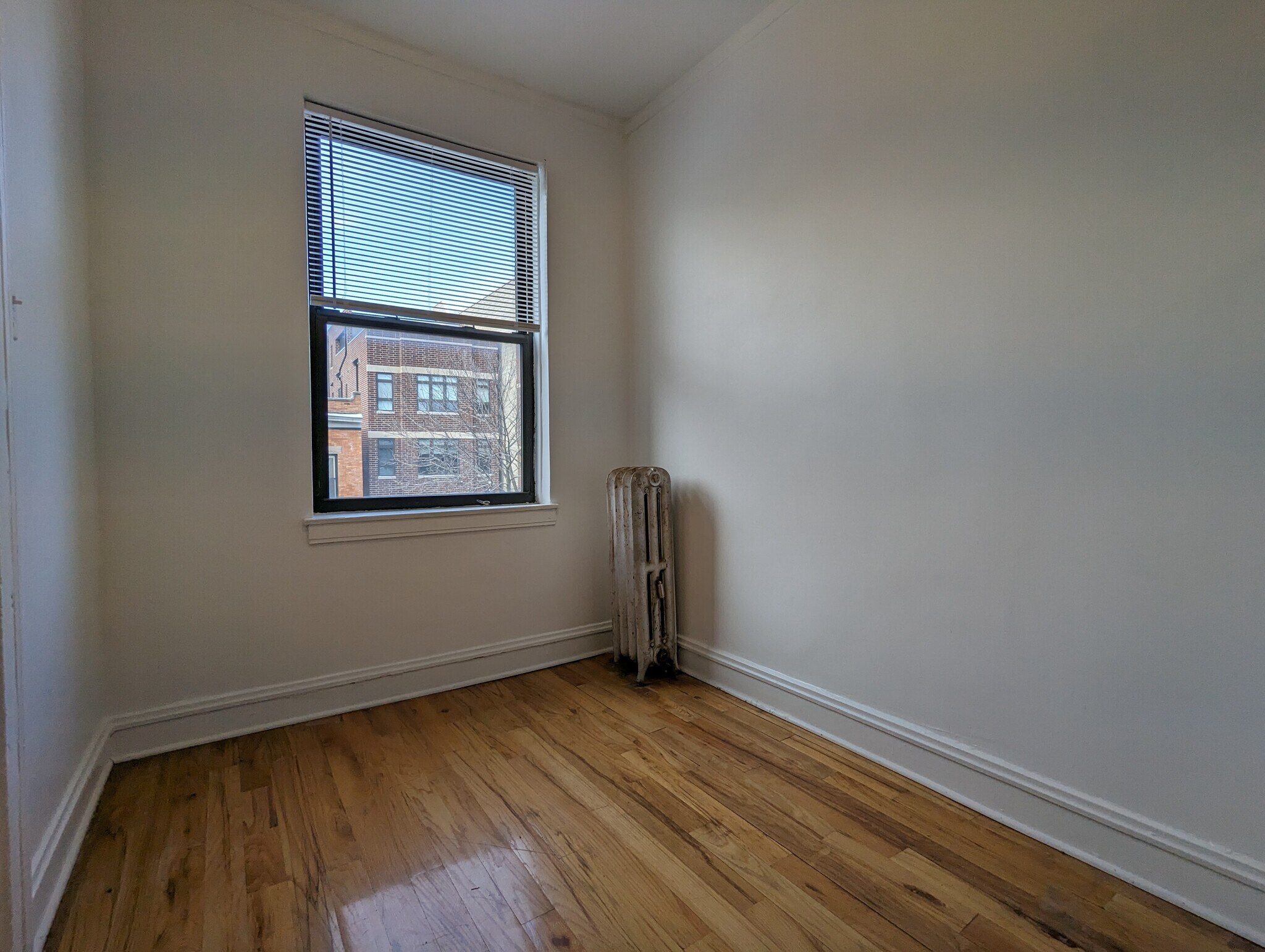 Building Photo - 4857 N Damen Ave