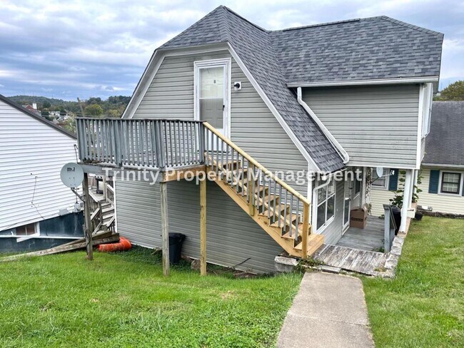 Building Photo - 106 1/2 Burton Ave, Apt B
