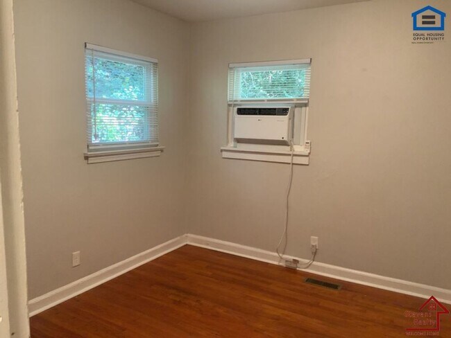 Building Photo - 304 Tunnel Blvd