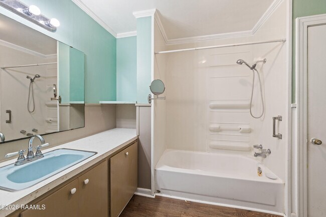 Building Photo - 416 W St Paul St