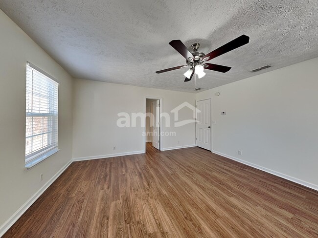 Building Photo - 1507 Killarney Dr