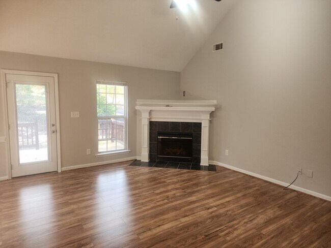 Building Photo - 789 Michelle Ct