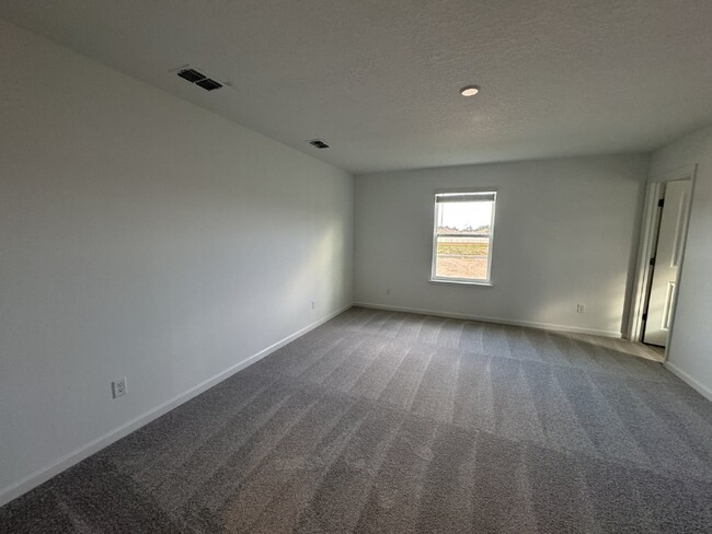 Building Photo - Brand New!! Mill Creek Townhome