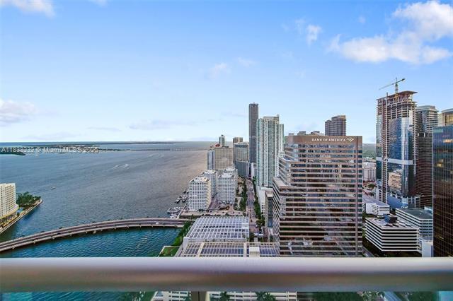 Building Photo - 495 Brickell Ave