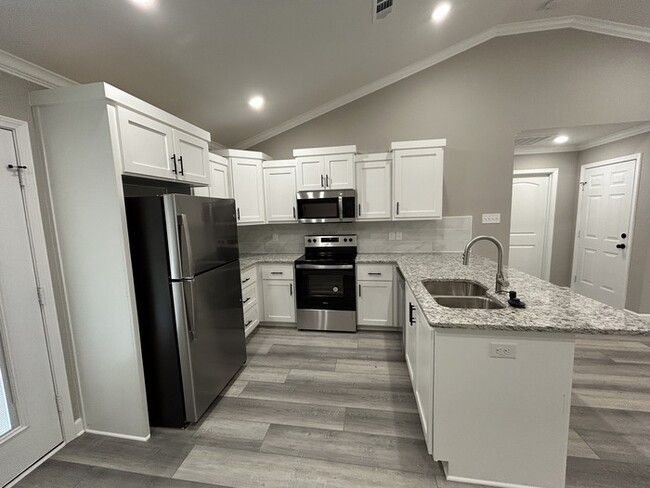Building Photo - 54 Birchwood Drive