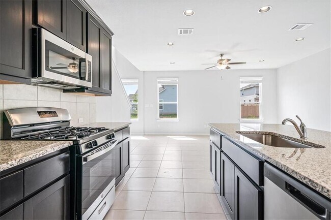 Building Photo - 179 Living Reef Dr