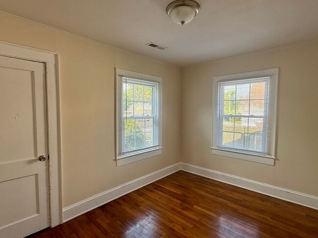 Building Photo - Three bedroom, 1 bath house in Graham