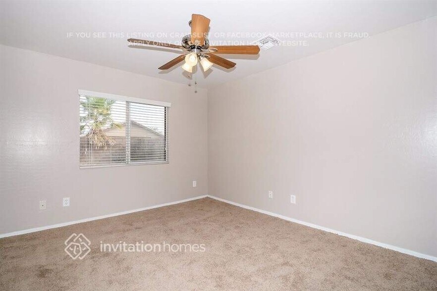 Building Photo - 12119 W Columbine Dr