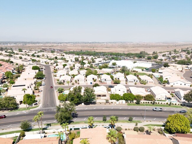 Building Photo - Garden Lakes retreat complete with private pool