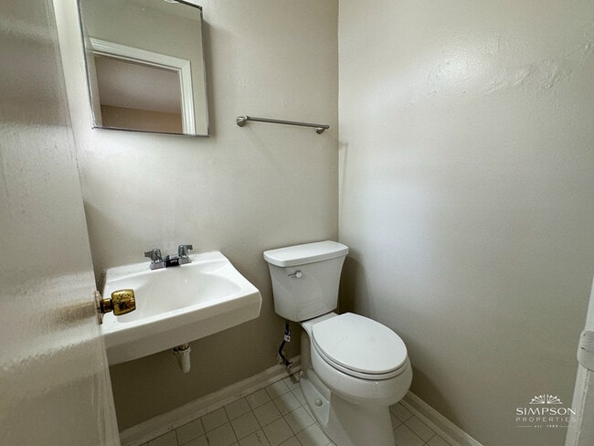 Building Photo - 4105 Abbeydale Dr