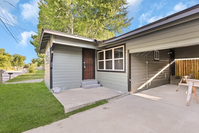 Building Photo - 601 Booker T Washington St