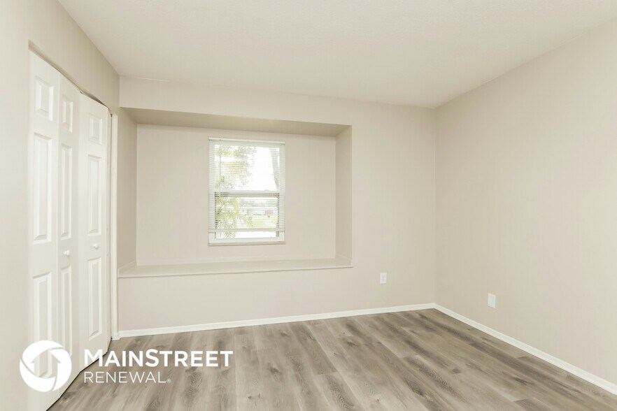 Building Photo - 839 Onyx Dr NE