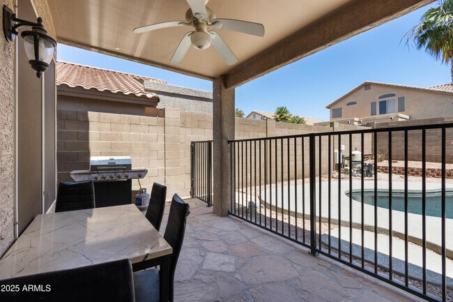 Building Photo - 1018 E Silverwood Dr