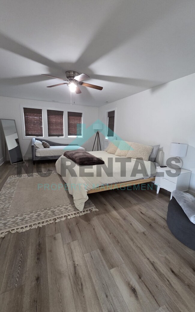 Building Photo - 1501 E Jones St