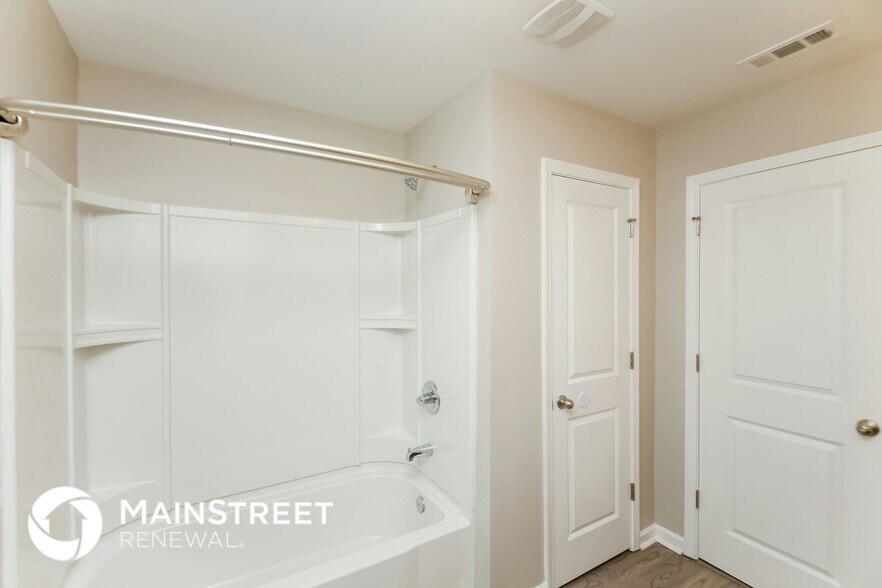 Building Photo - 6007 Heisler St