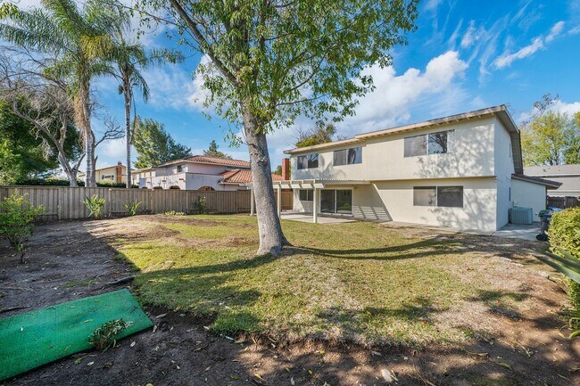 Building Photo - Beautiful Westlake First Neighborhood Family Home w/ Large Backyard with Panoramic Mtn Views