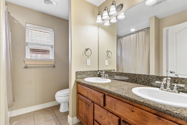 Building Photo - Wonderful home centrally located in Centerton with SOLAR - cut your electric bill down tremendously!