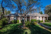 Building Photo - Beautiful Executive Home in Tierra Oaks!