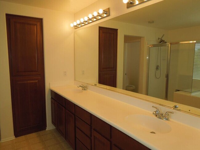 Building Photo - 39288 Half Moon Cir