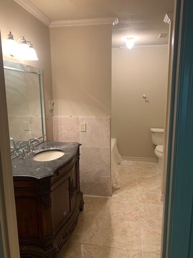 Building Photo - 3/2.5/2  LISD FENCED YARD PET FRIENDLY