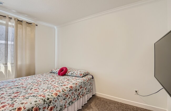 Building Photo - 348 S 780 E