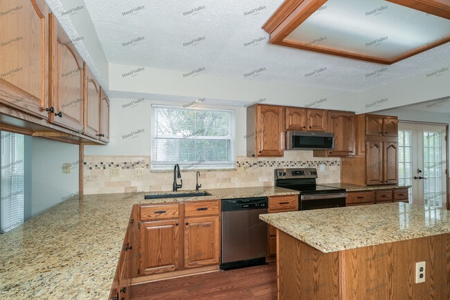 Building Photo - 106 Misty View Ln