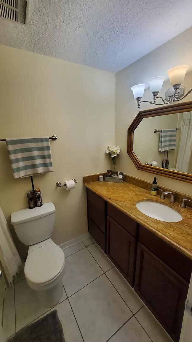 Building Photo - 12233 Armenia Gables Cir