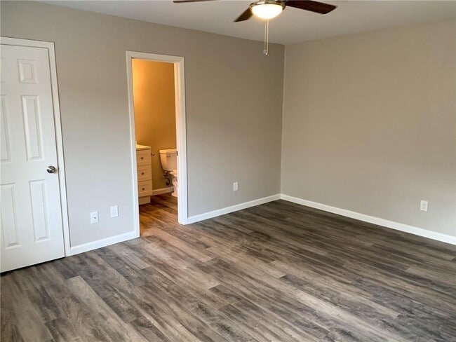 Building Photo - 11640 Parkfield Dr
