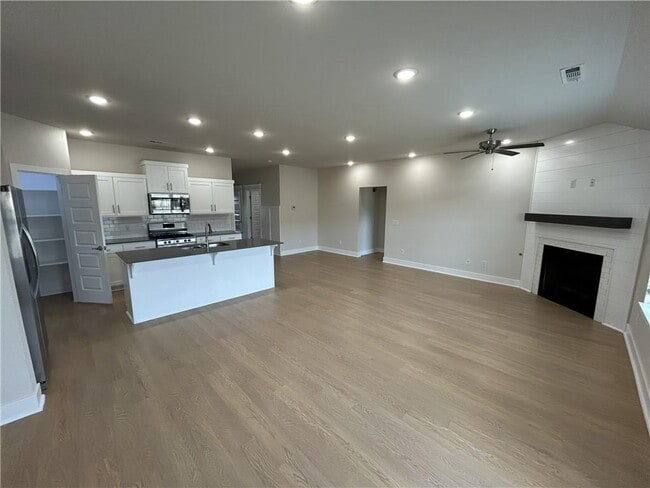 Building Photo - 510 Wagon Wheel Ave