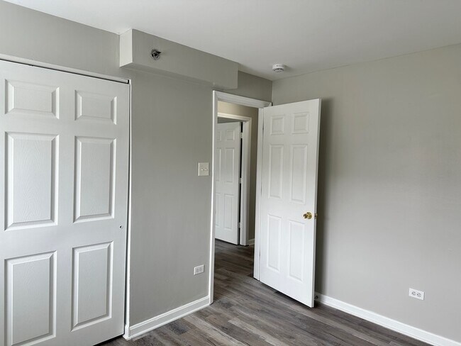 Building Photo - 8656 84th Ct