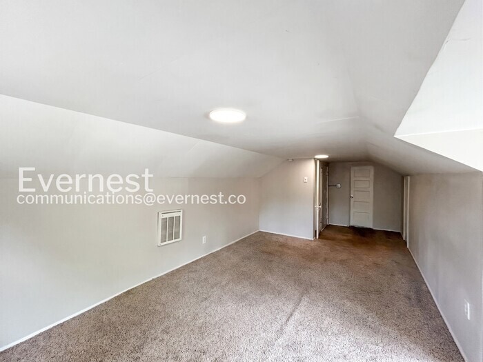 Building Photo - 2984 Waverly Ave