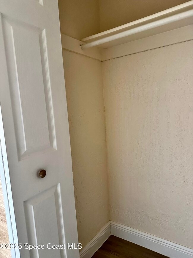 Building Photo - 2190 Forest Knoll Dr NE