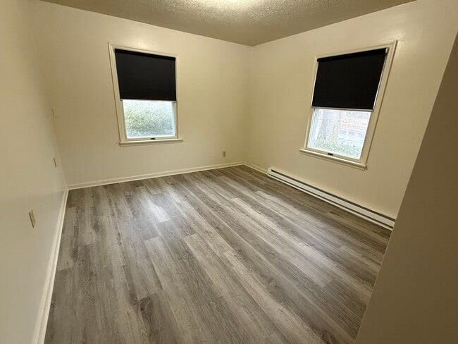 Building Photo - 201 W Main St