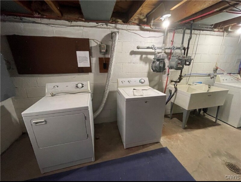 Building Photo - 202 Stafford Ave