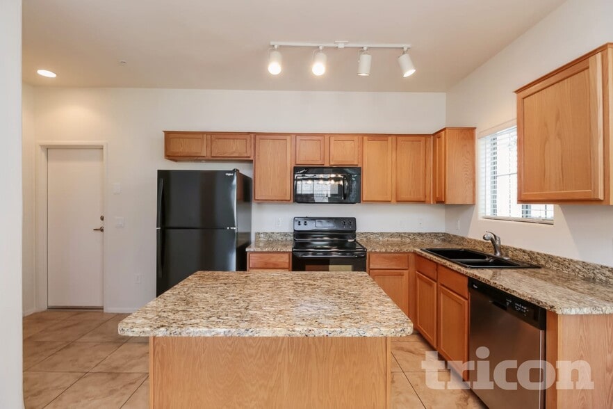 Building Photo - 1350 S Greenfield Rd