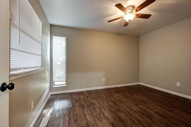 Building Photo - * * * $250 Move-in Special * * * Charming 2-Bedroom / 2-Bathroom Retreat! * * * $250 Move-in Spec...