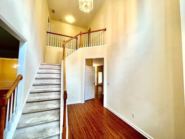 Building Photo - 3165 Maple Terrace Dr