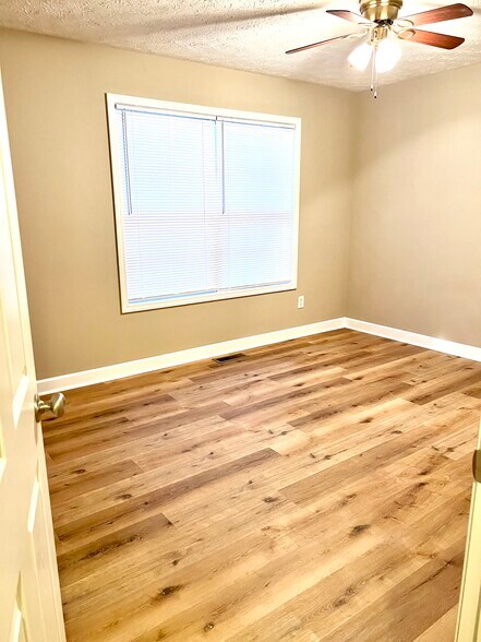 Building Photo - 161 McFadin Station St