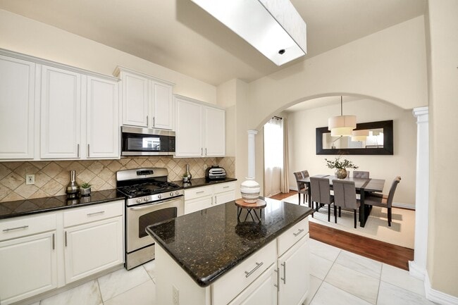 Building Photo - 3507 Jackson St