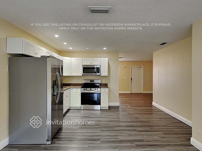 Building Photo - 4582 Carthage Cir N