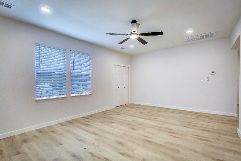 Building Photo - 1106 N Harrison Ave