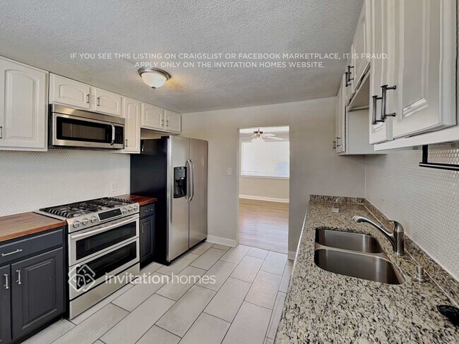 Building Photo - 1415 S Depew St