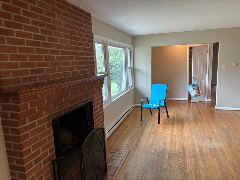 Building Photo - 142 Tammy Ln