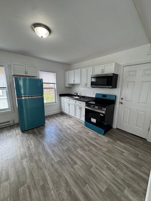 Building Photo - 107 Eastern Ave