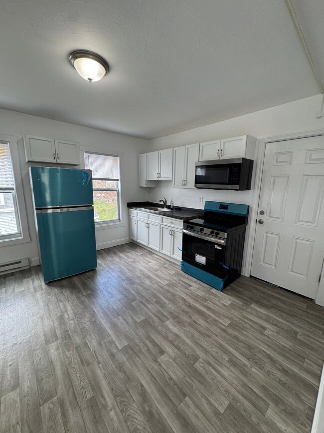 Building Photo - 107 Eastern Ave