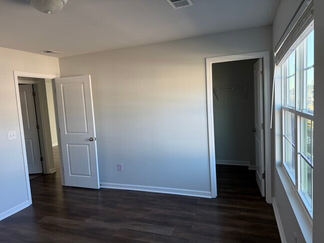 Building Photo - 212 Windfall Rd